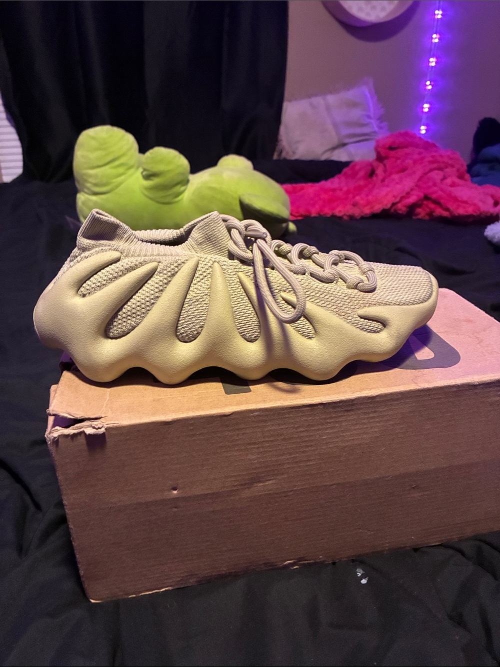 Yeezy Sneakers in Olive Green
